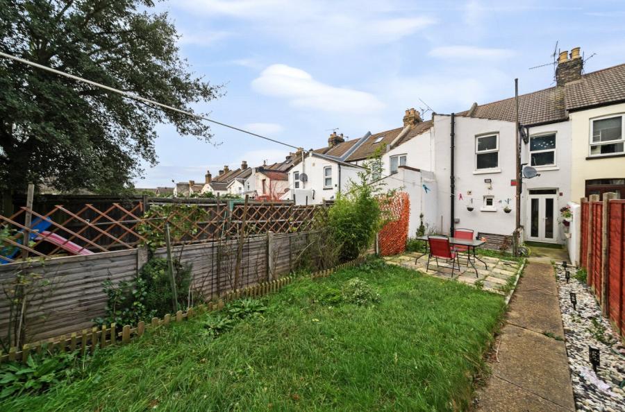 Gordon Road, Gillingham, Kent, ME7, 11157, image-17 - Quealy & Co