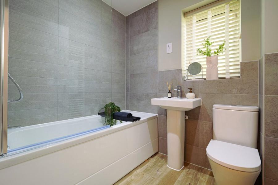 Grovehurst Road, Sittingbourne, Kent, ME9, 9622, image-9 - Quealy & Co