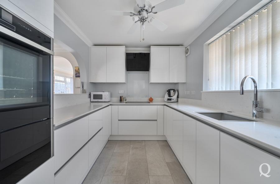 Lower Rainham Road, Rainham, Gillingham, Kent, ME8, 8035, image-13 - Quealy & Co