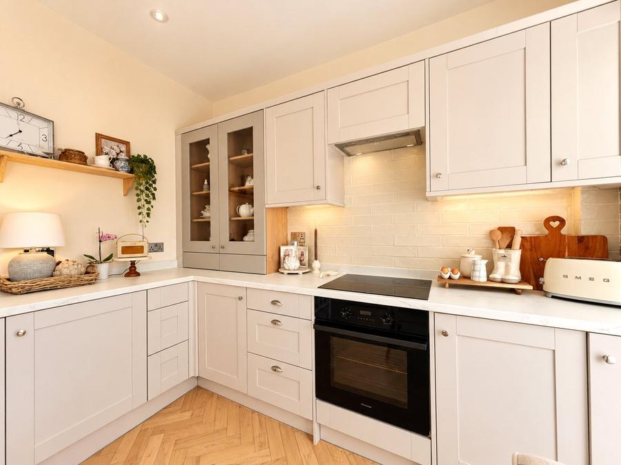 Grovehurst Road, Kemsley, Sittingbourne, Kent, ME10, 18276, image-12 - Quealy & Co