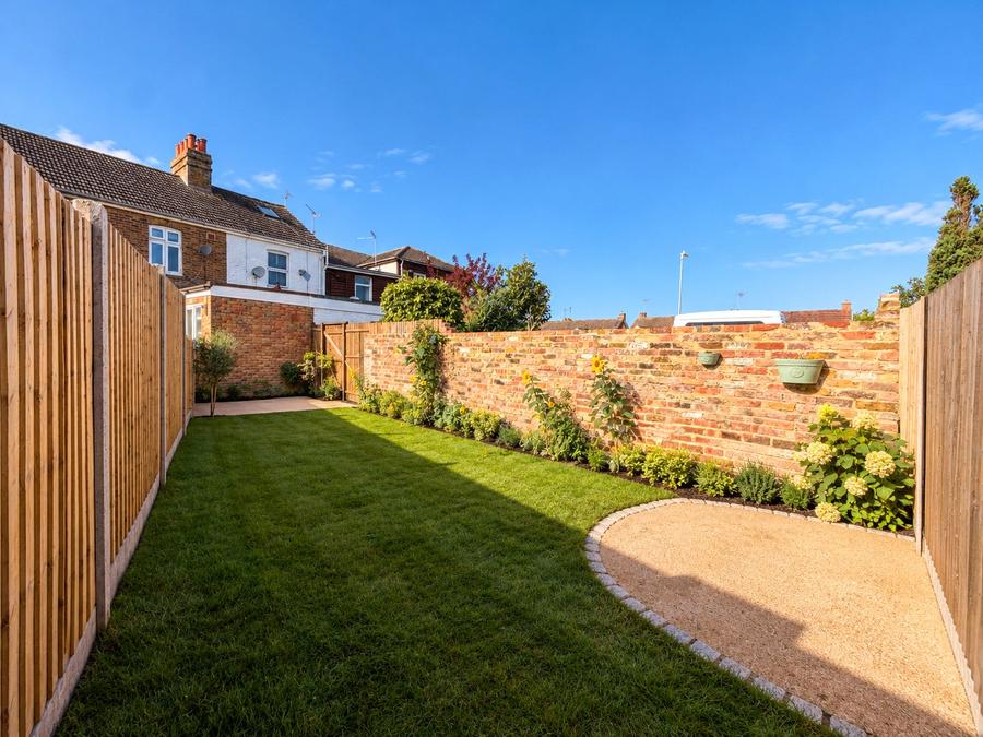 Grovehurst Road, Kemsley, Sittingbourne, Kent, ME10, 18276, image-20 - Quealy & Co