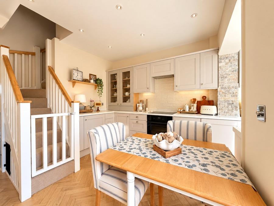 Grovehurst Road, Kemsley, Sittingbourne, Kent, ME10, 18276, image-10 - Quealy & Co