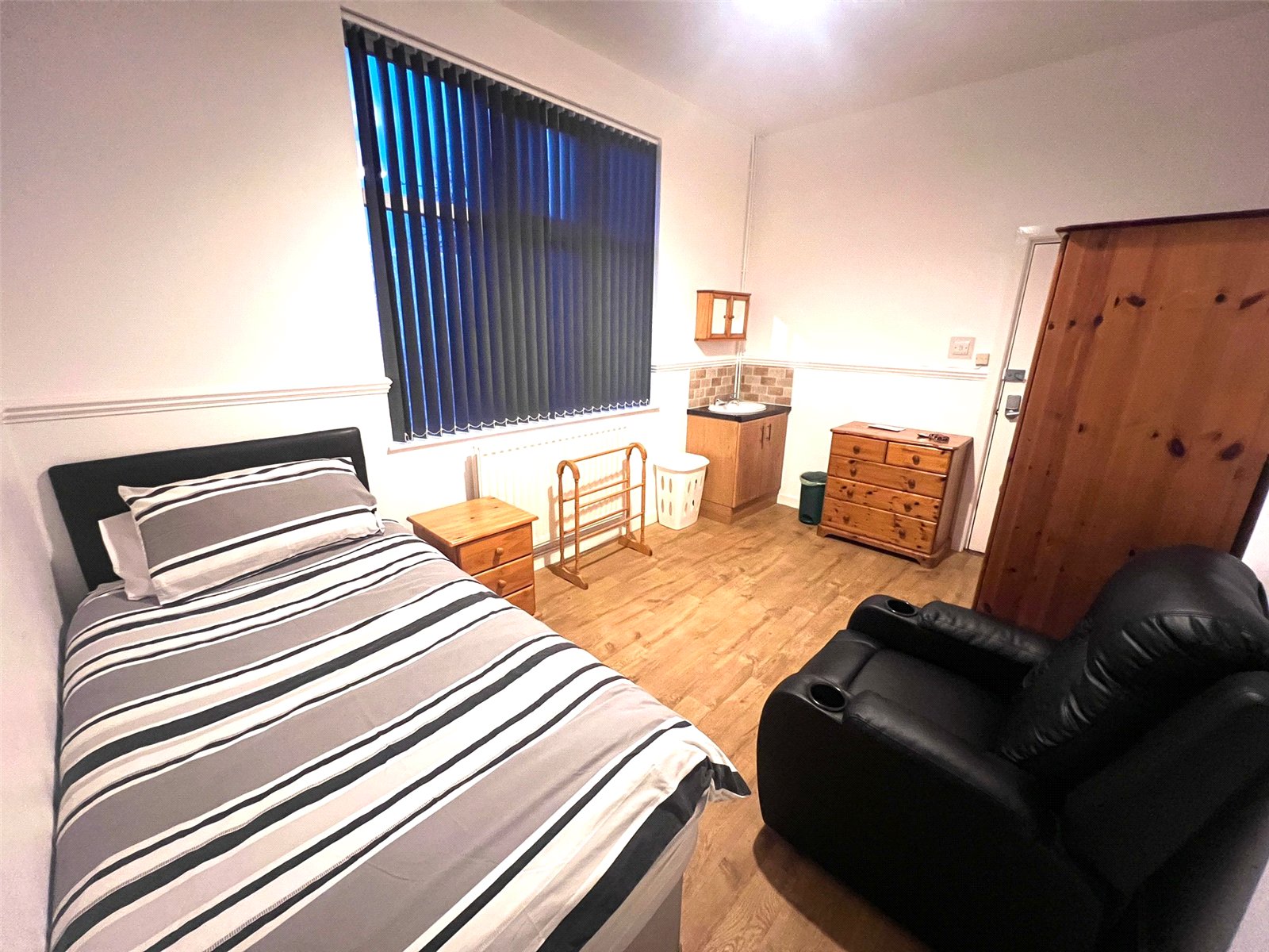 1 bedroom sharedaccommodation to rent
