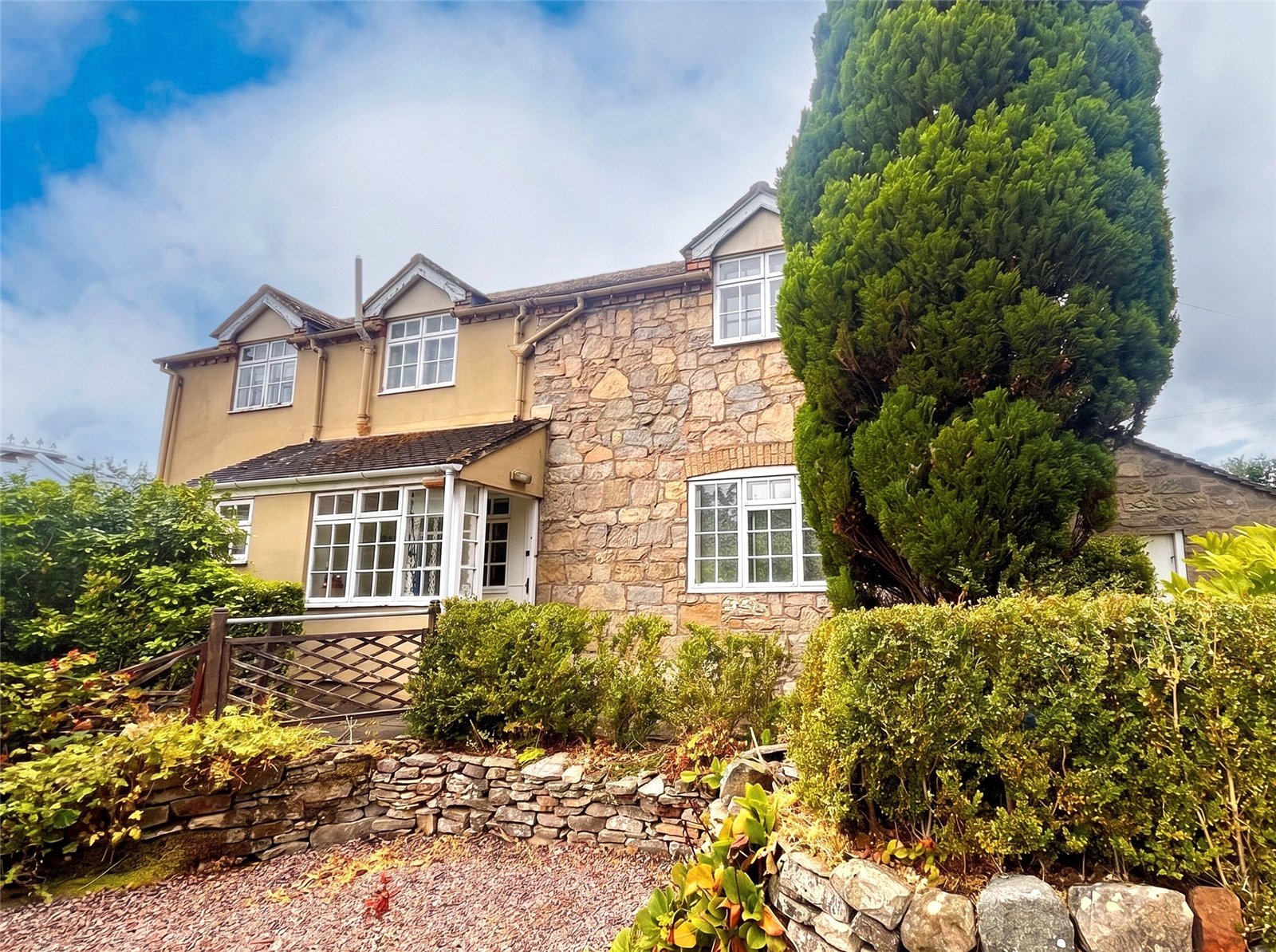 2 bedroom house for sale