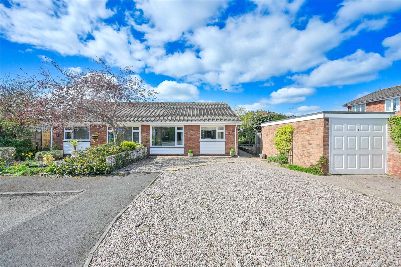 2 bedroom bungalow for sale