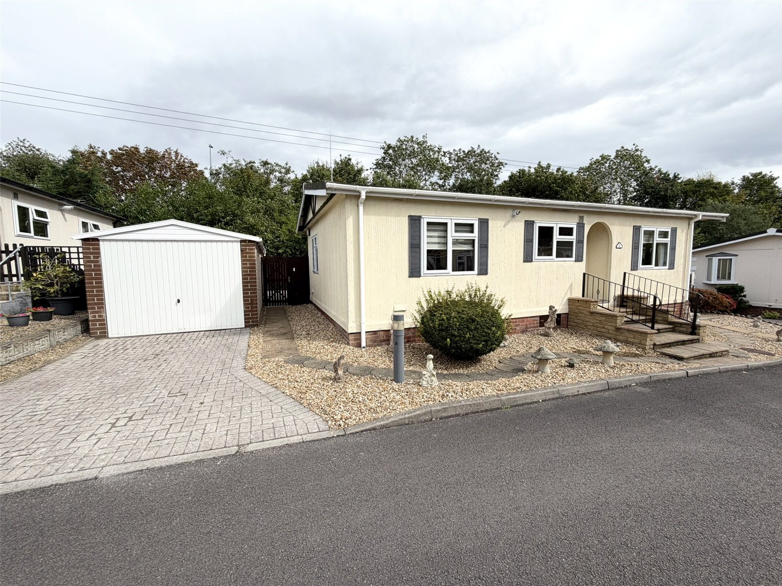 2 bedroom p for sale
