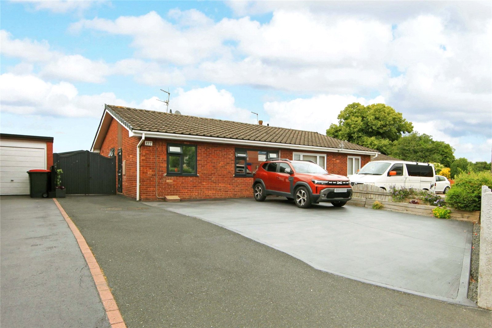 2 bedroom bungalow for sale