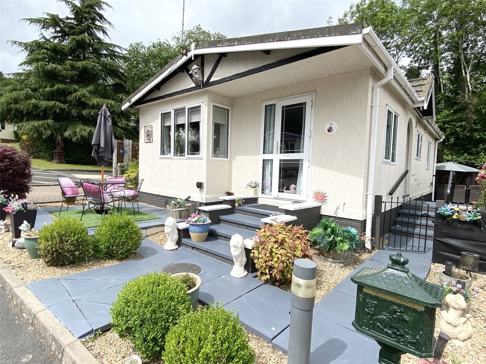 2 bedroom house for sale