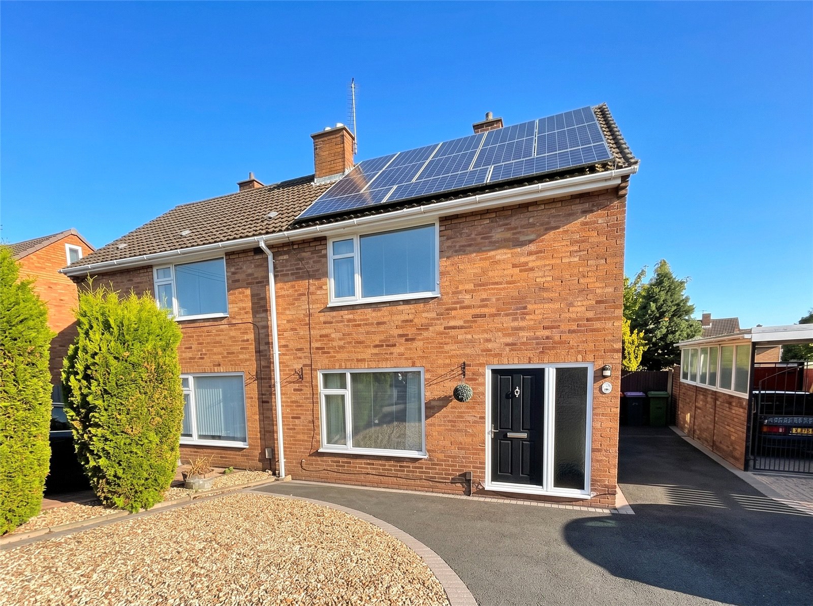 2 bedroom house for sale