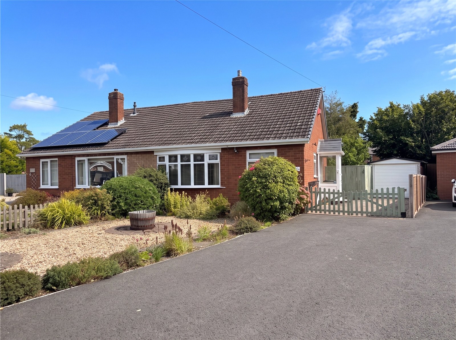 2 bedroom bungalow for sale