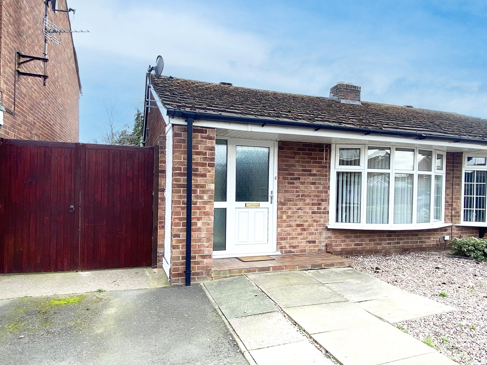 2 bedroom bungalow for sale