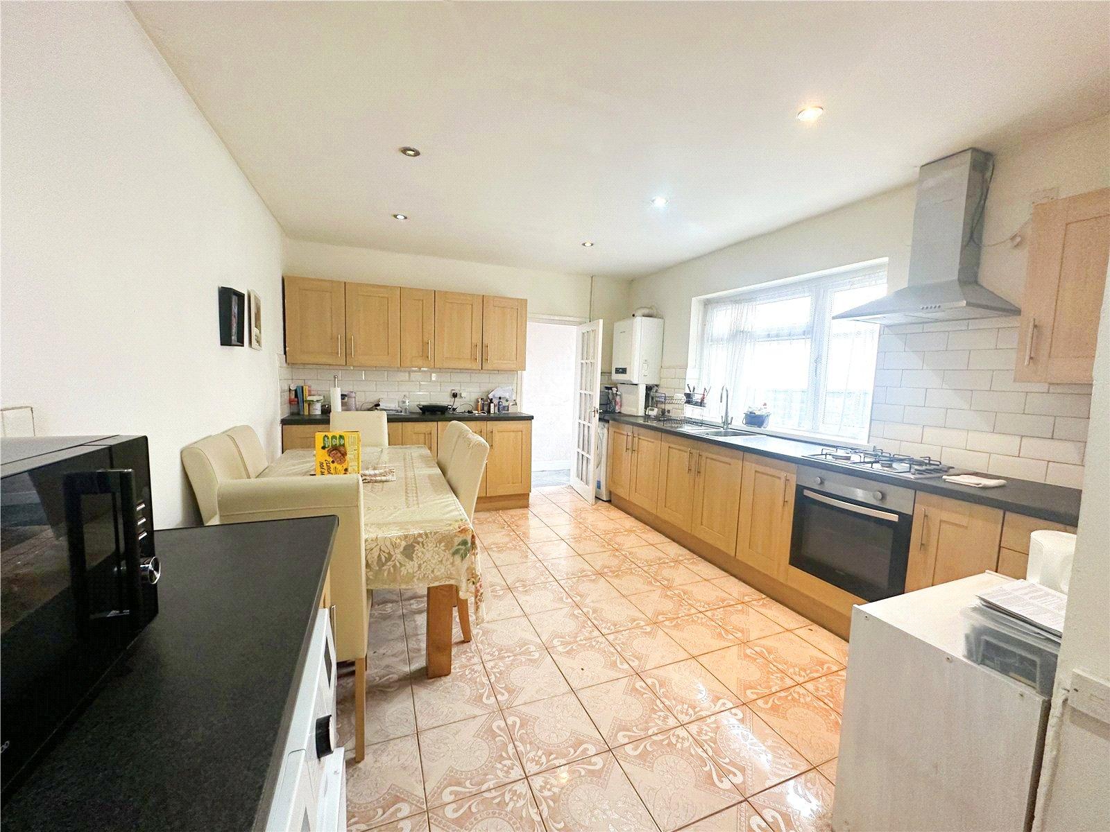 Wanderers Avenue, Blakenhall, Wolverhampton, West Midlands, WV2 - DB Roberts