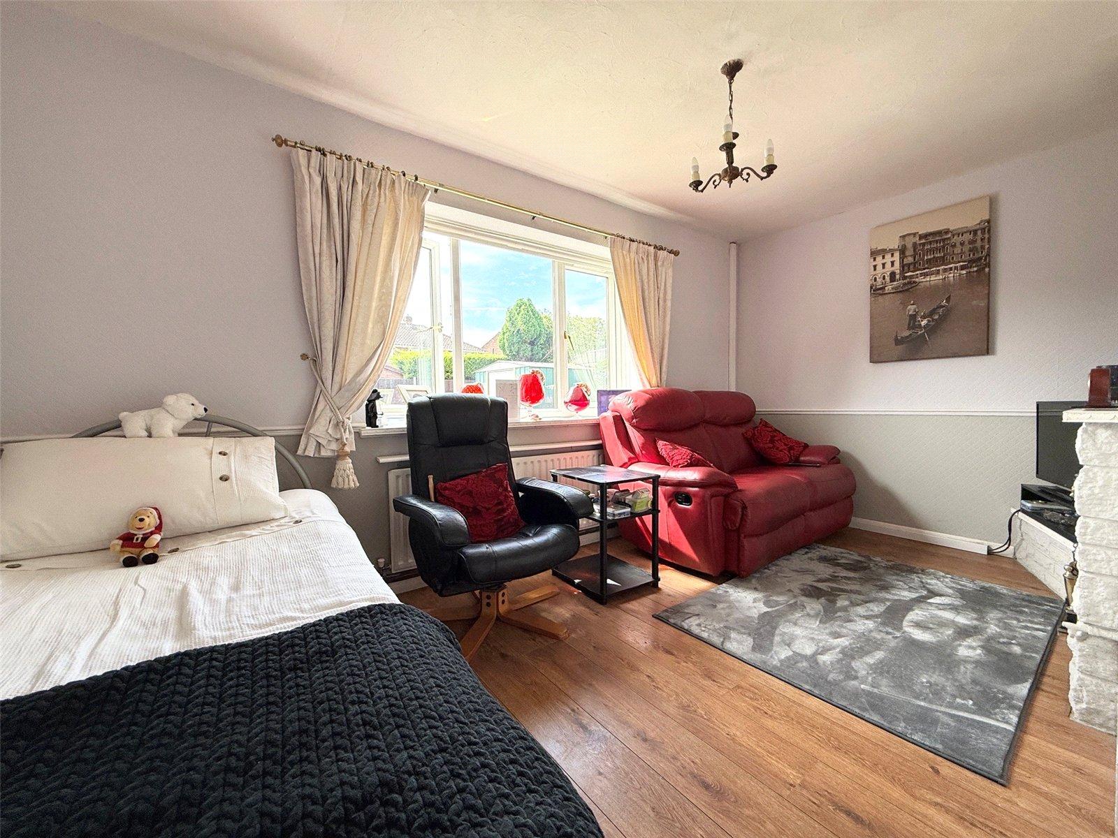 Bevan Avenue, Lanesfield, Wolverhampton, West Midlands, WV4 - DB Roberts