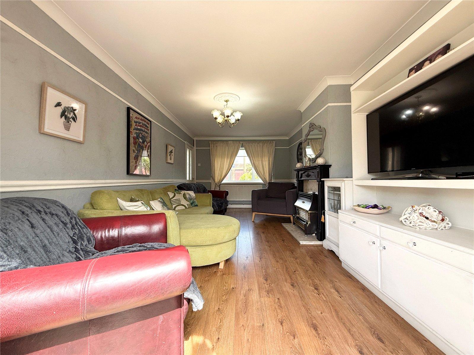 Bevan Avenue, Lanesfield, Wolverhampton, West Midlands, WV4 - DB Roberts