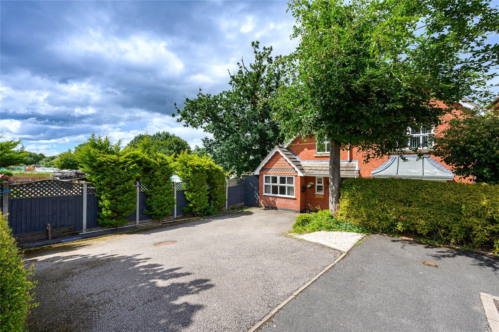 Darley Drive, Dunstall Park, Wolverhampton, West Midlands, WV6 - DB Roberts
