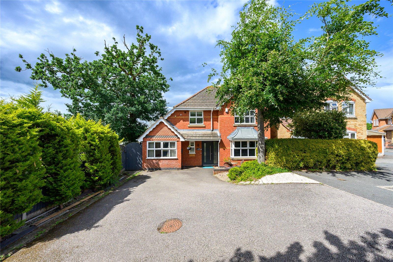 Darley Drive, Dunstall Park, Wolverhampton, West Midlands, WV6 - DB Roberts