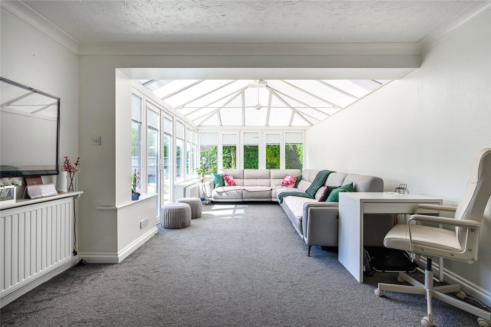 Darley Drive, Dunstall Park, Wolverhampton, West Midlands, WV6 - DB Roberts
