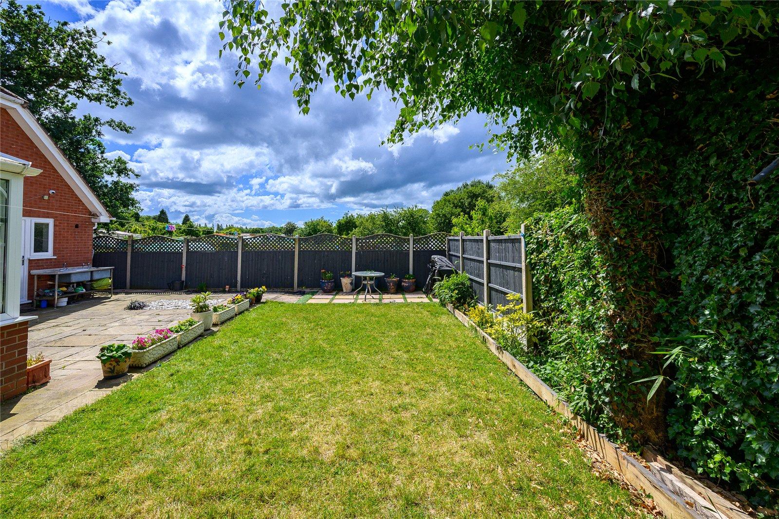 Darley Drive, Dunstall Park, Wolverhampton, West Midlands, WV6 - DB Roberts