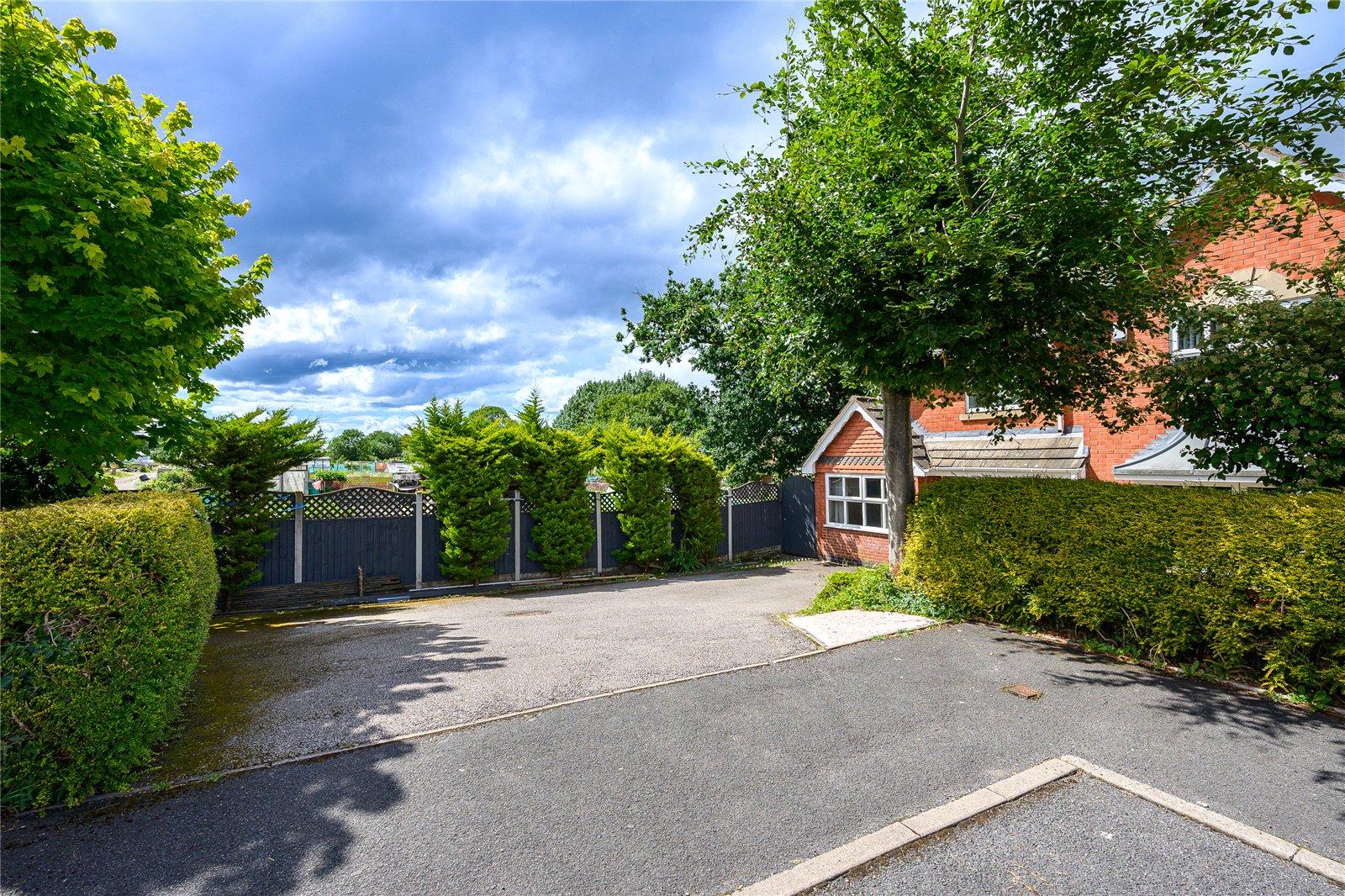 Darley Drive, Dunstall Park, Wolverhampton, West Midlands, WV6 - DB Roberts