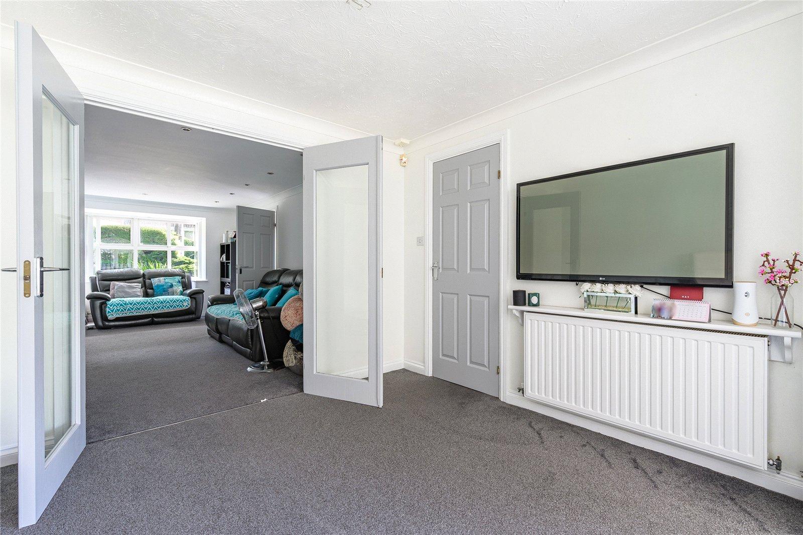 Darley Drive, Dunstall Park, Wolverhampton, West Midlands, WV6 - DB Roberts