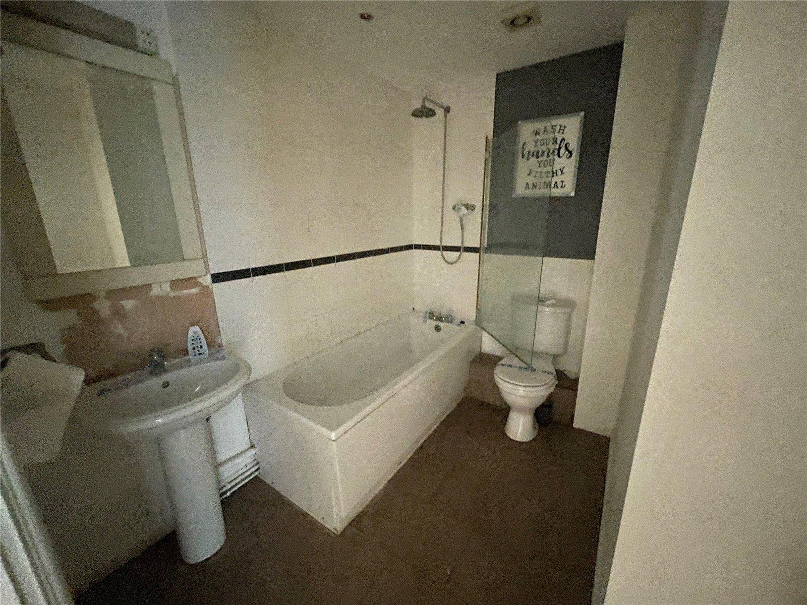 Essington Road, Willenhall, Walsall, West Midlands, WV12 - DB Roberts