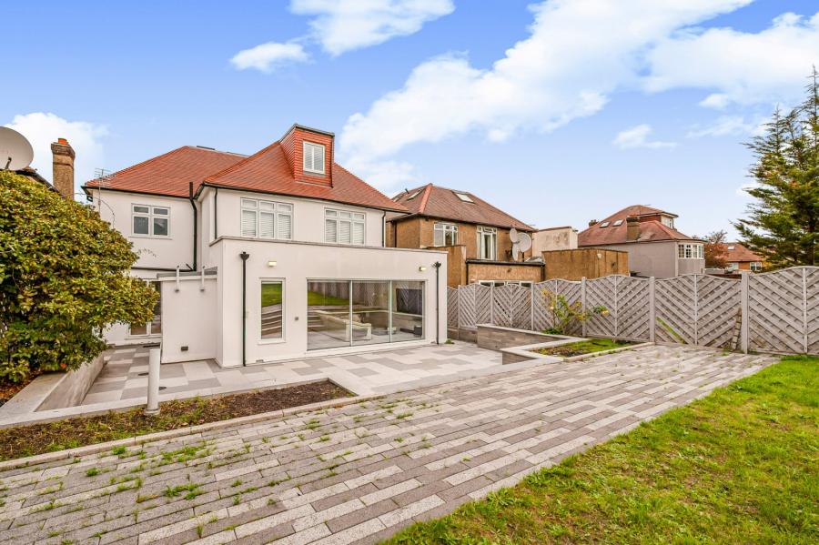 5 bedroom House for sale in Rowdon Avenue-view9