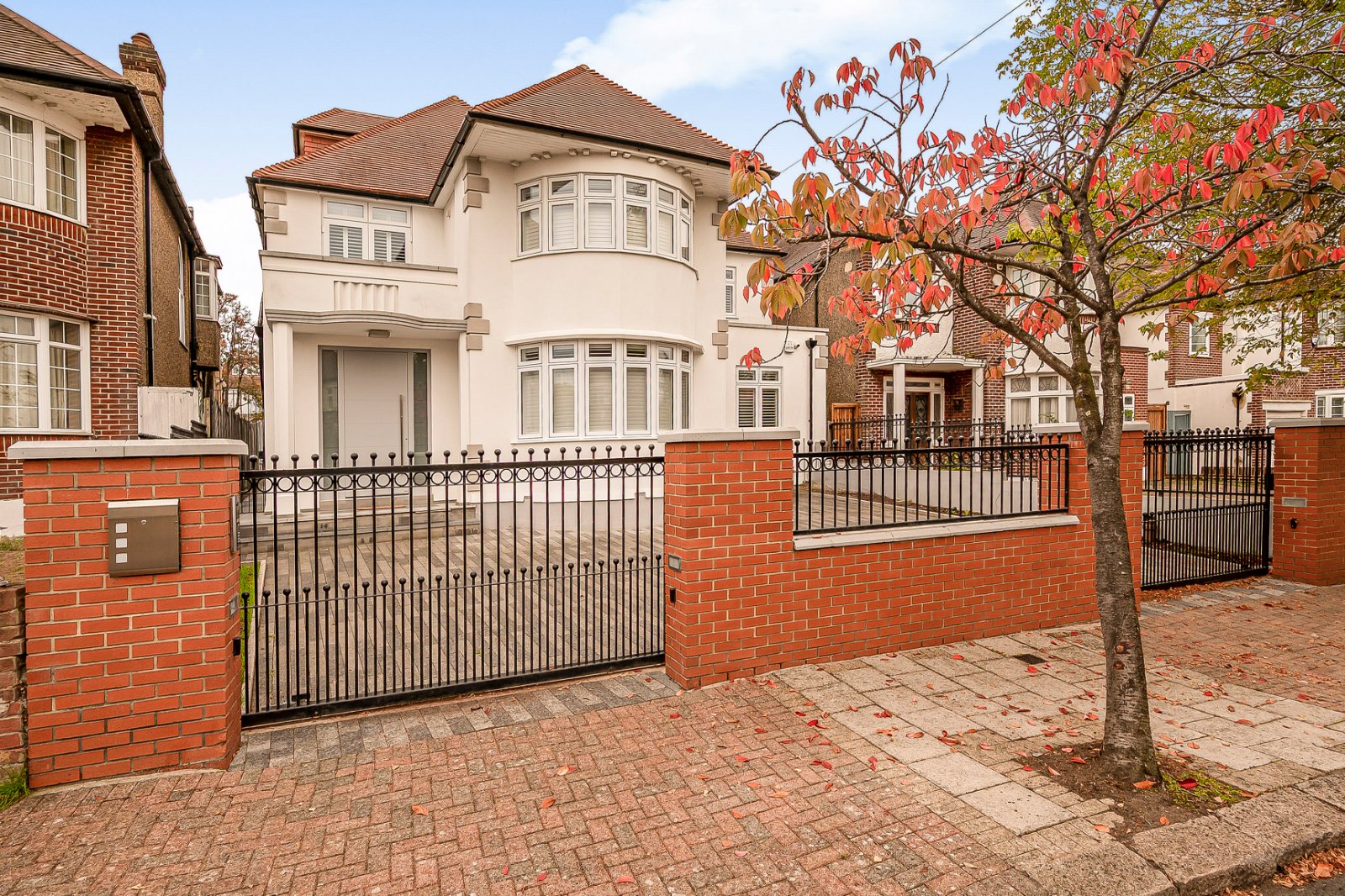 Rowdon Avenue, London, NW10