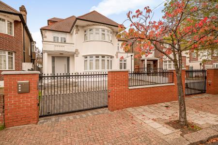 5 bedroom House for sale in Rowdon Avenue-List2245