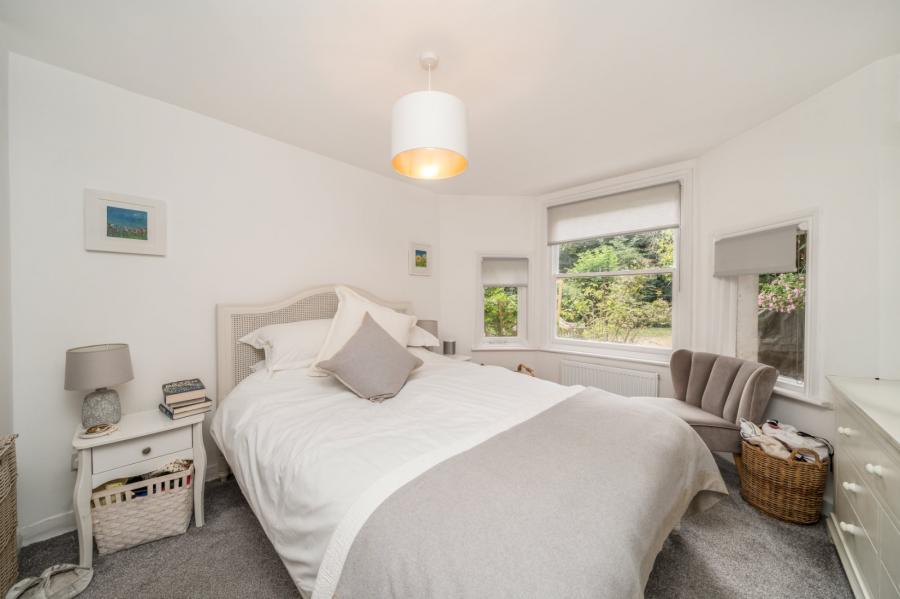 2 bedroom Flat for sale in Jacksons Lane-view10