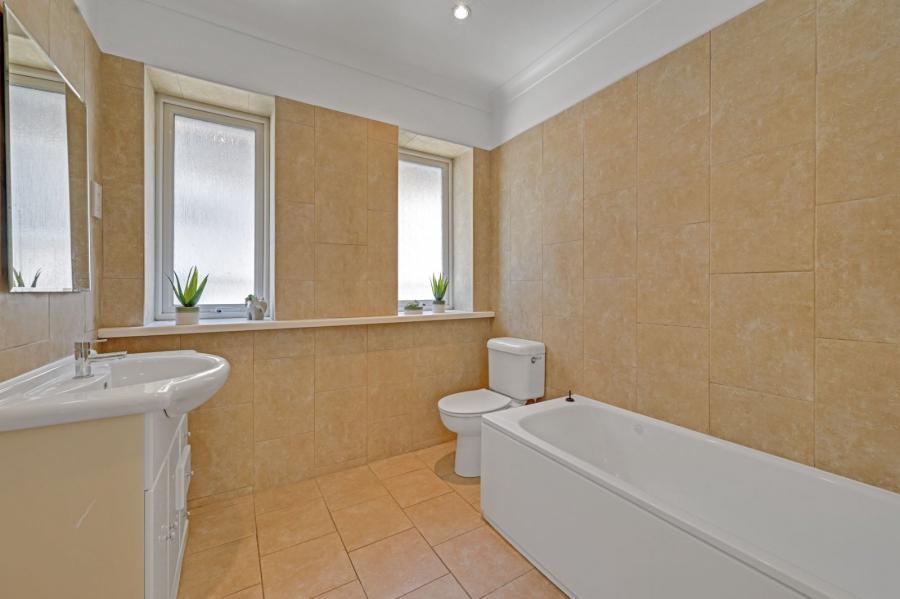 5 bedroom House for sale in Hodford Road-view14