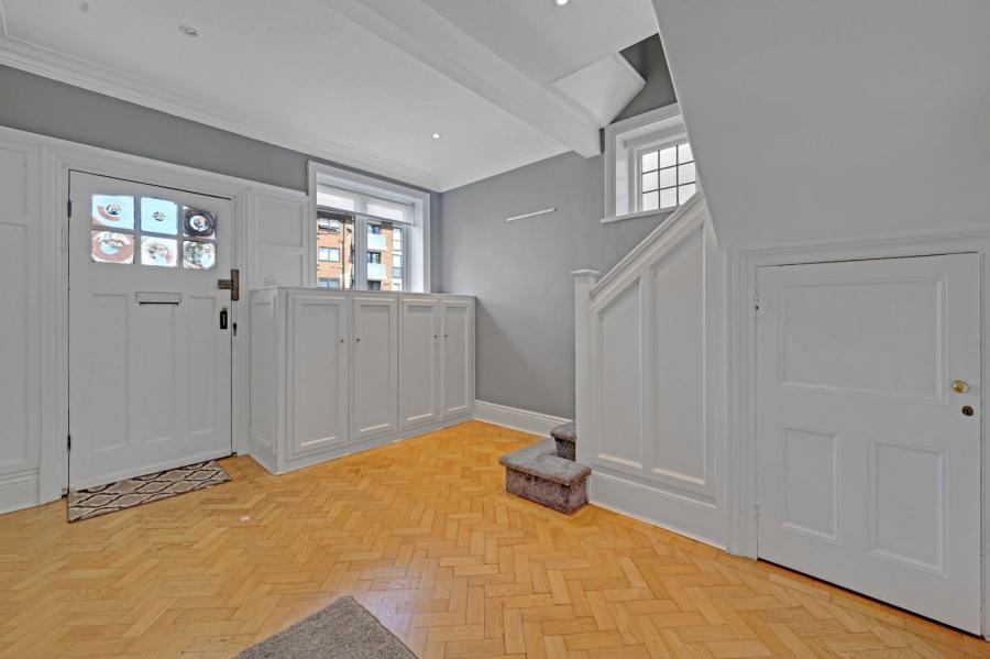 5 bedroom House for sale in Hodford Road-view16