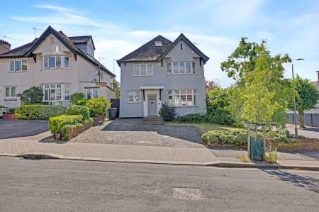 5 bedroom House for sale in Hodford Road-List2250