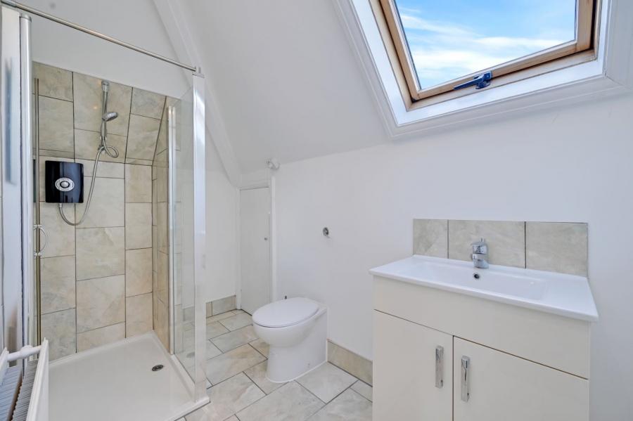 5 bedroom House for sale in Hodford Road-view15