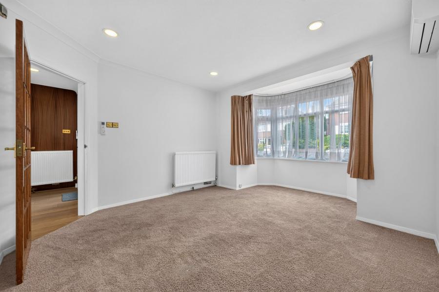 3 bedroom House for sale in Winscombe Way-view4