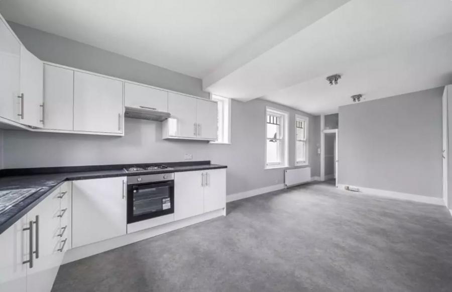 3 bedroom Flat for sale in Gondar Gardens-view4