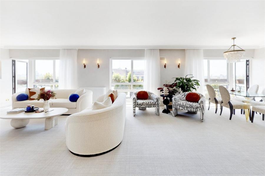 3 bedroom Flat for sale in St Edmunds Terrace-view3