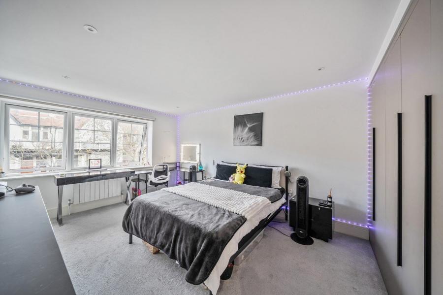 4 bedroom House for sale in Portsdown Avenue-view11