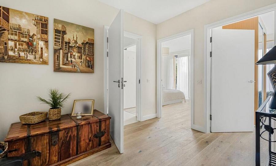 2 bedroom Flat for sale in Regiment Hill-view10