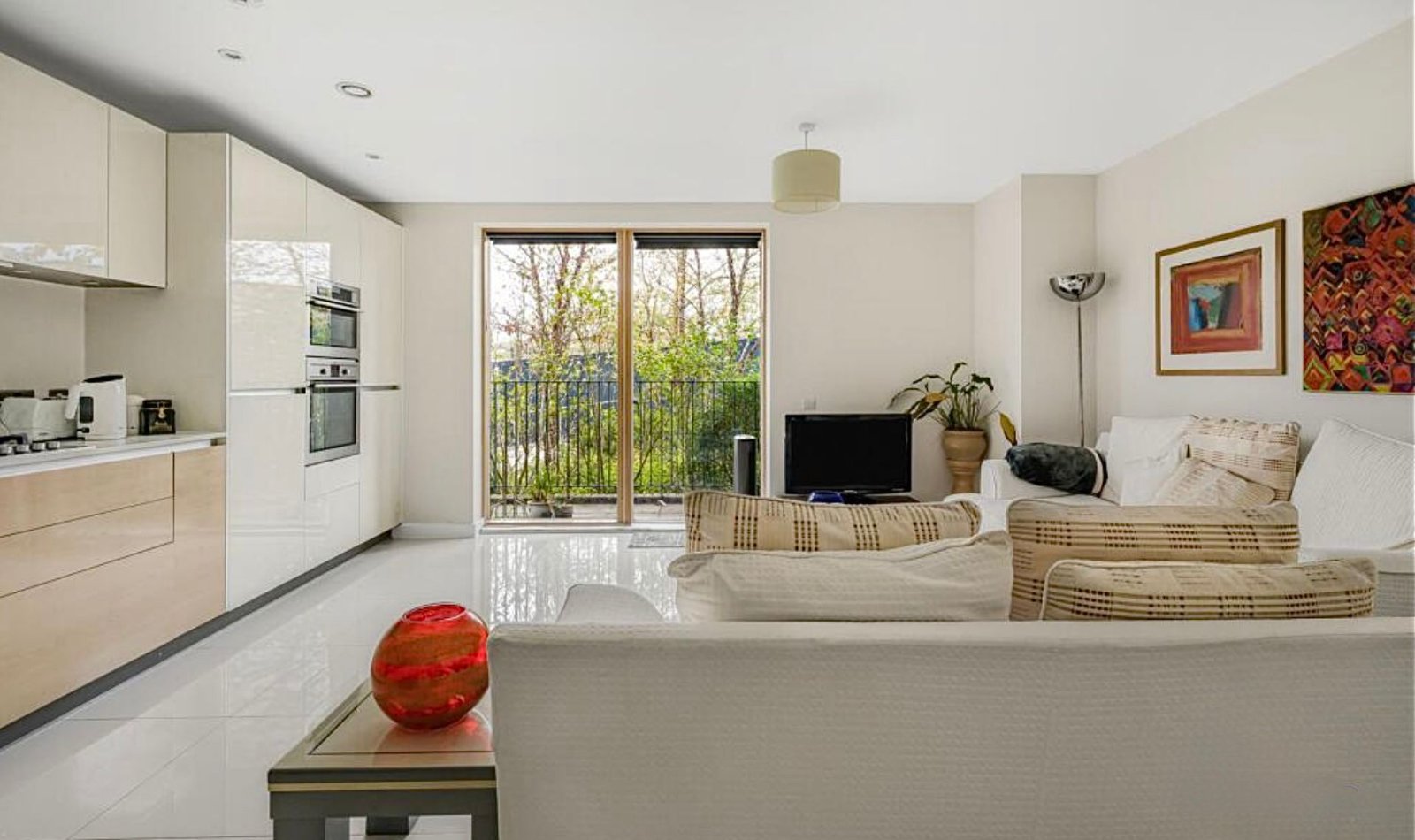 Regiment Hill, Mill Hill, London, NW7