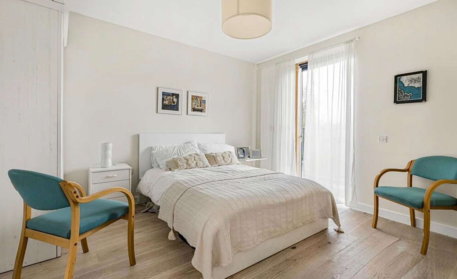 Regiment Hill, Mill Hill, London, NW7