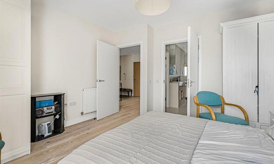 2 bedroom Flat for sale in Regiment Hill-view8