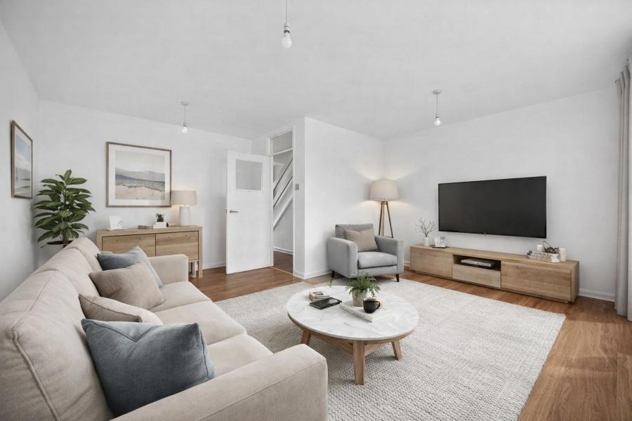 3 bedroom Flat for sale in East End Road-view1