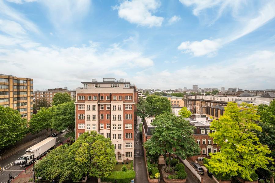 2 bedroom Flat for sale in Eyre Court-view13