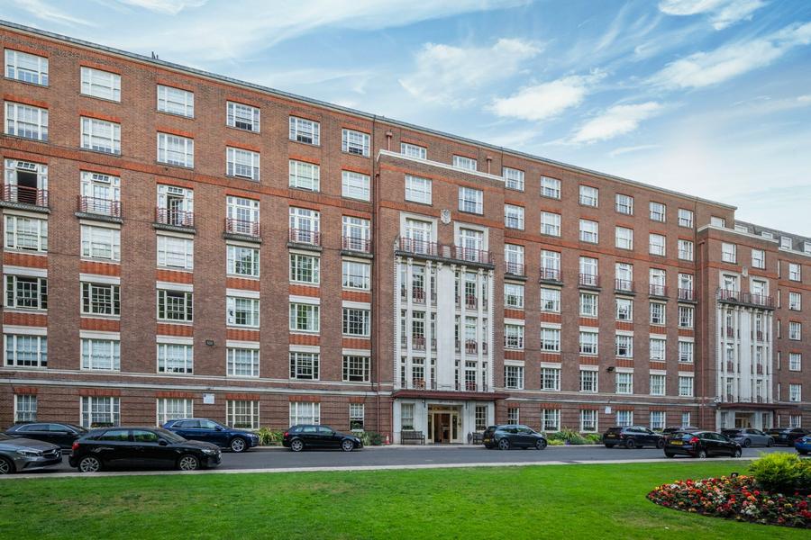 2 bedroom Flat for sale in Eyre Court-view12