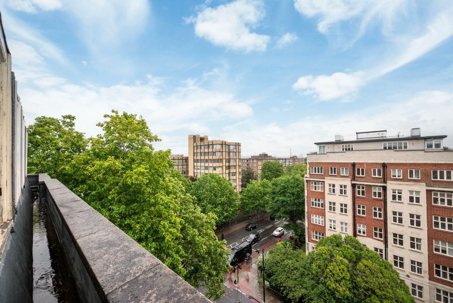 2 bedroom Flat for sale in Eyre Court-view14