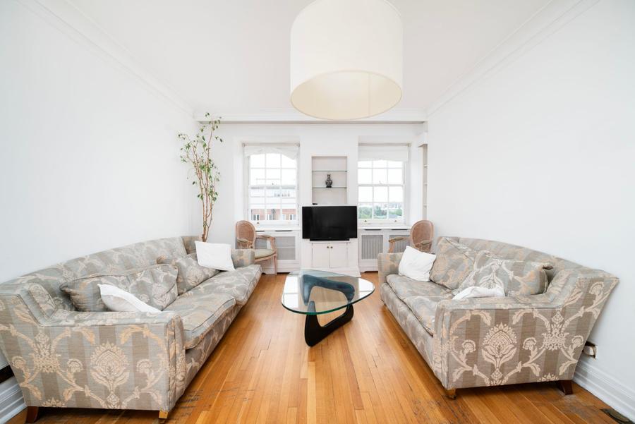 2 bedroom Flat for sale in Eyre Court-view4