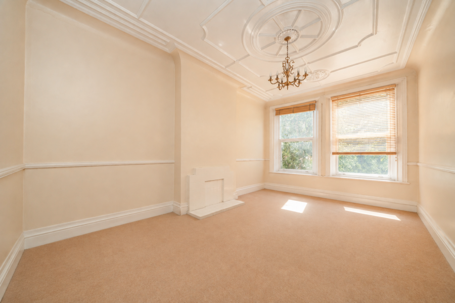 1 bedroom Flat for sale in Jacksons Lane-view4