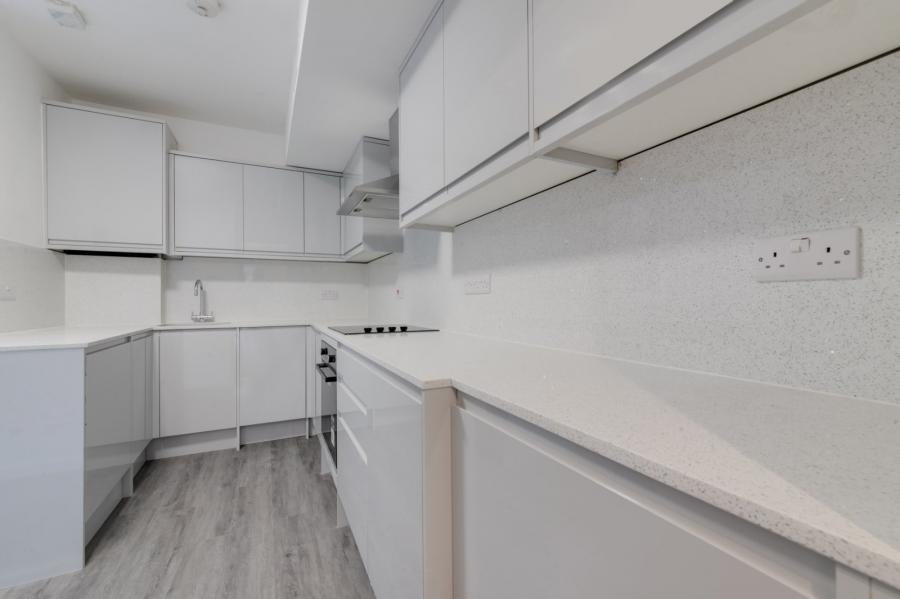 6 bedroom House for sale in Jacksons Lane-view12