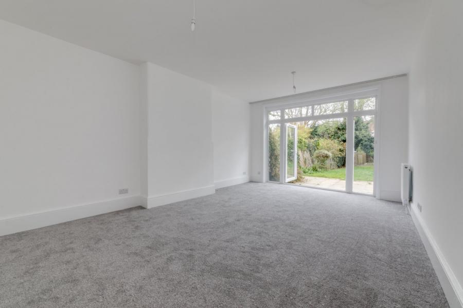 6 bedroom House for sale in Jacksons Lane-view2