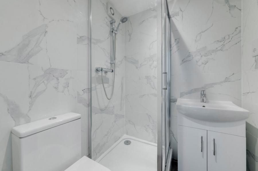 6 bedroom House for sale in Jacksons Lane-view10